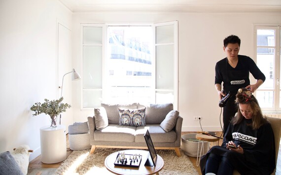 Decouvrez Les Avantages De La Coiffure A Domicile Vs Salon Wecasa