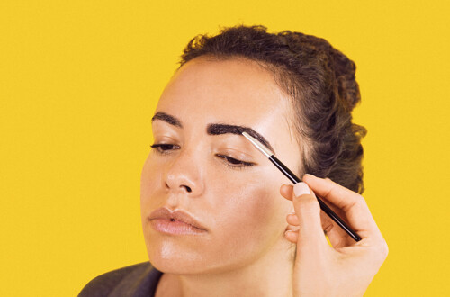 Teinture des sourcils Teinture des sourcils à domicile