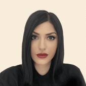 Hairdresser at home, London - Panagiota
